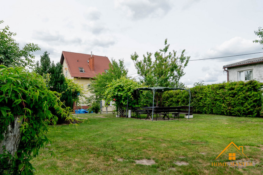 ostródzki, Dąbrówno, dom pomiędzy dwoma jeziorami